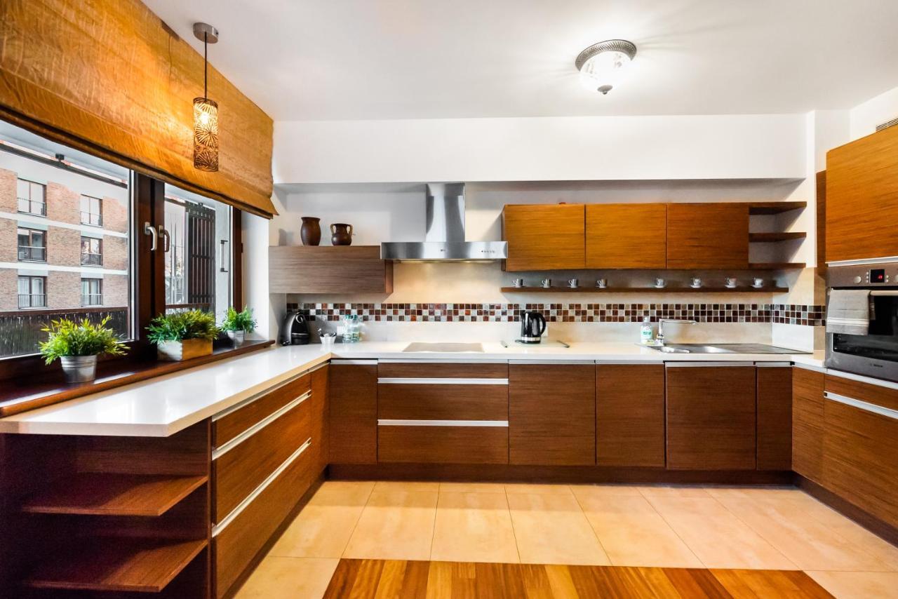 Bemowo Green Wood Apartment ワルシャワ エクステリア 写真